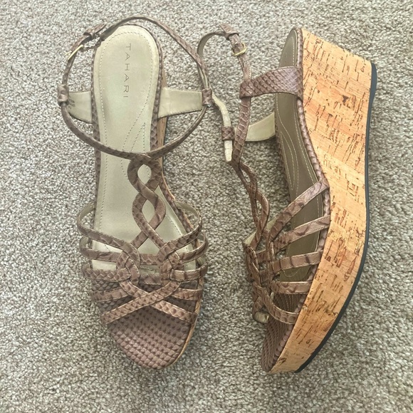 Tahari Star Leather Strappy Slingback Cork Wedge Sandals Size 11M - Picture 1 of 6